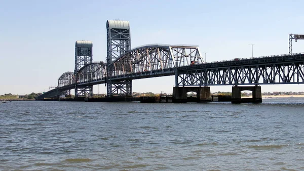 Marine Parkwaygil Hodges Memorial Bridge Puente Elevación Vertical Que Cruza — Foto de Stock