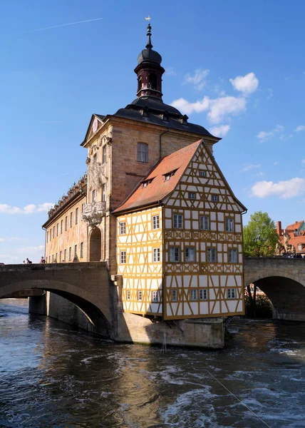 Altes Rathaus 1386 Inmitten Der Regnitz Erbaut Über Zwei Brücken — Stockfoto