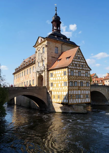 Altes Rathaus 1386 Inmitten Der Regnitz Erbaut Über Zwei Brücken — Stockfoto