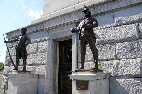 Battle Monument Commemorates December 1776 Battle Trenton Dedicated 1893 Sculptures — ストック写真