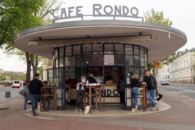 Kafe Rondo, 1920 'lerin ve 1930' ların başlarının New Objectivity mimarisinin örneği, Schonleinsplatz, Bamberg, Almanya - 29 Nisan 2022