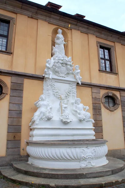 Diana Szökőkút Stadtschloss Udvarán Századi Barokk Hercegi Palota Fulda Németország — Stock Fotó