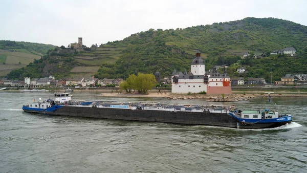 Motor Tanker Eiltank Passing River Rhine Pfalzgrafenstein Castle Falkenau Island — Stockfoto