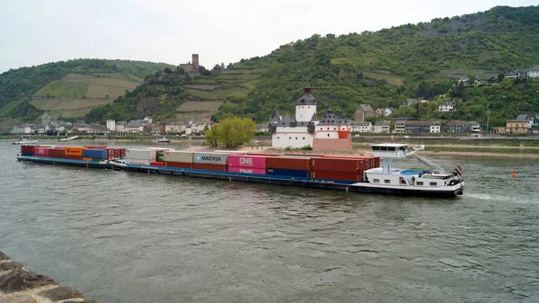 Containers Laden Barge Passing River Rhine Pfalzgrafenstein Castle Falkenau Island — 스톡 사진