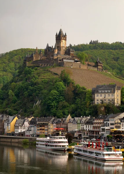 Moselle River Hilltop Imperial Castle Overlooking Town Surrounding Landscape Cochem — Stock Fotó