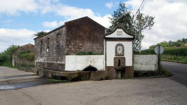 Rustic Water Fountain Rural Road Agua Pau Sao Miguel Azores — Stock fotografie