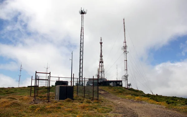 Communications Station Antennae Top Summit Serra Santa Barbara Highest Point — Stock fotografie