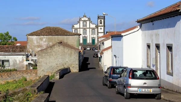 Dorfstraße Die Einer Kirche Führt Porto Formoso Sao Miguel Azoren — Stockfoto