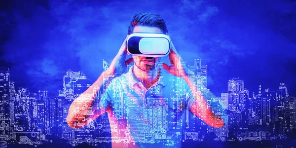 Man Virtual Reality Bril Bril Headset Overlay Met Neon Gloed — Stockfoto