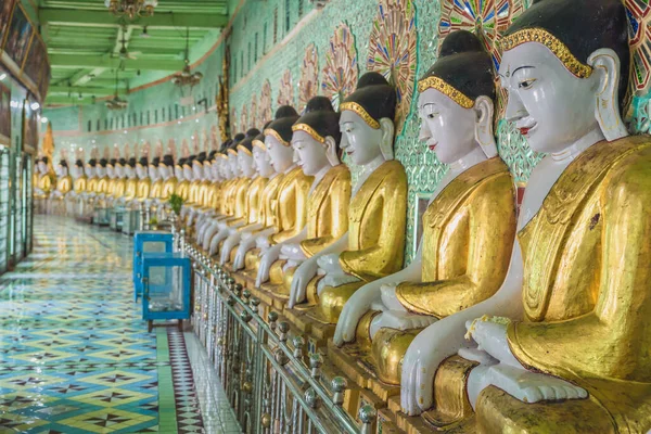 Εσωτερικό Του Σπηλαίου Χρυσή Βούδα Στο Umin Thonze Pagoda Sagaing — Φωτογραφία Αρχείου