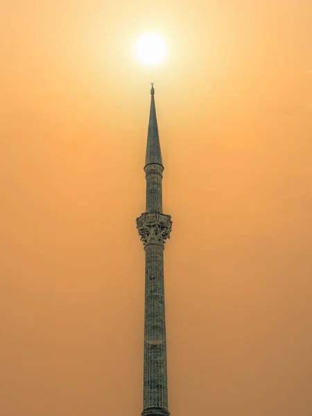 Исламистский Фон Силуэта Исламской Мечети Башни Фоне Восходящего Неба Исламистский — стоковое фото