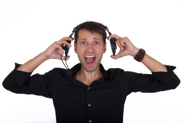 yüksek sesle müzik kulaklık