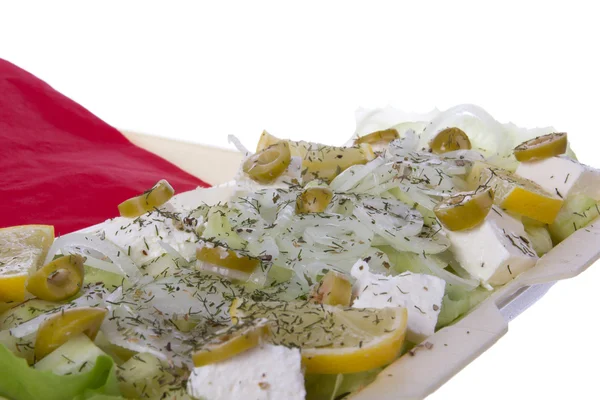 Salade gedeelte met witte kaas olijven UI citroen en dille — Stockfoto