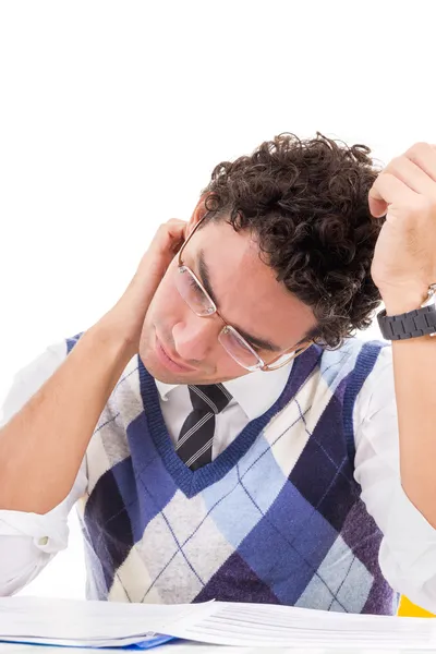 Man met nekpijn in pullover leesboek — Stockfoto