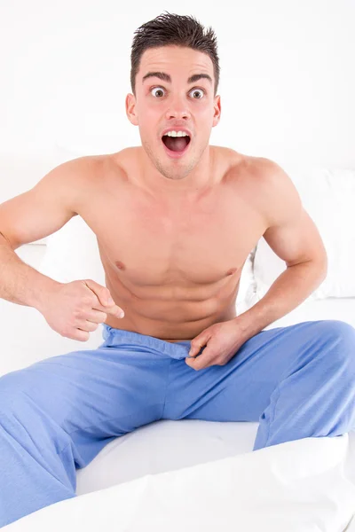 yakışıklı yarı çıplak erkek genital potenc sorun yaşıyorsanız