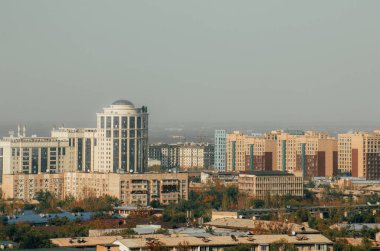Almaty City 'nin çatı manzarası. Almaty 'nin Manzaraları.