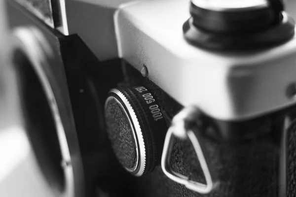 Close-up of the front of the Soviet film camera. Selective focus. — Stock Photo, Image