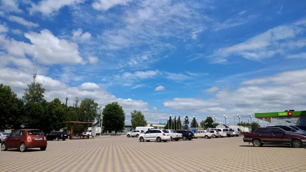 Haysyn Ukraine June 2022 Cloudly Sky Parking Cars Supermarket — Stock Photo, Image