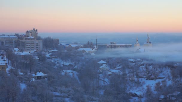 Mist naar beneden naar city — Stockvideo