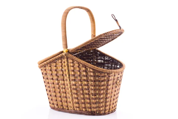 Panier en osier ouvert sur le couvercle — Photo