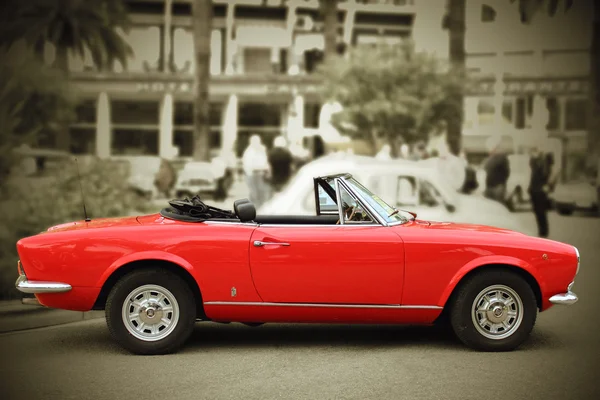 Κόκκινο αυτοκίνητο vintage — Φωτογραφία Αρχείου