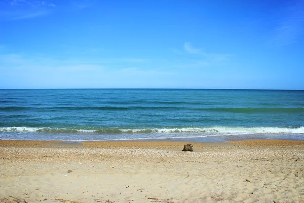 Orörda stranden — Stockfoto