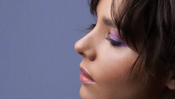 Portrait Beautiful Girl Lilac Makeup — Stock Photo, Image