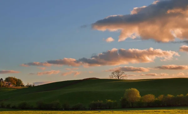 Englische Grüne Hügel Und Wolken — Stockfoto