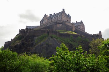 Edinburgh 'daki eski taş kale.