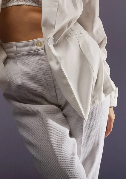 Жіночі Білі Штани Піджак — стокове фото