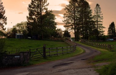Kırsalda Altın Gün Batımı