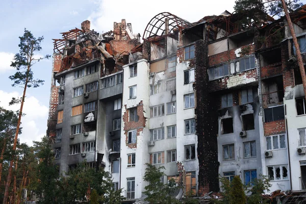 Ukrayna 'da yanmış bir ev. Rus saldırganlığı. Irpin Temmuz 2022