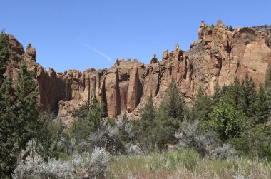 Smith Rock State Park, Oregon 'da ilginç kaya oluşumları
