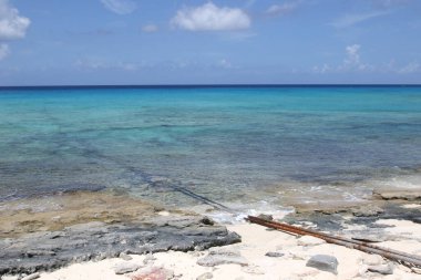 Providenciales Adası, Turks ve Caicos Adaları çevresindeki Karayip Okyanusu