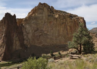 Smith Rock State Park, Oregon 'da piknik alanı