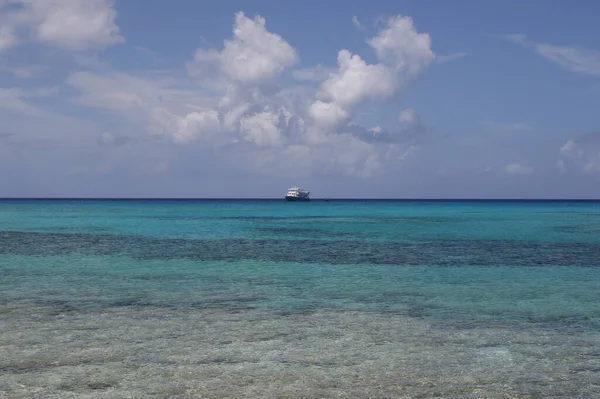 Yate Anclado Océano Caribe Cerca Isla Providenciales Islas Turcas Caicos — Foto de Stock