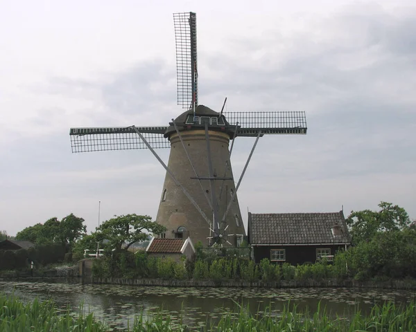 Moinho Vento Holandês Tradicional Kinderdijk Países Baixos — Fotografia de Stock