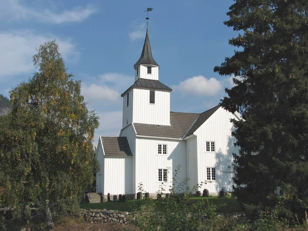 Typische Landkirche Norwegen — Stockfoto