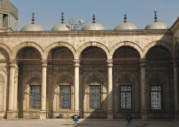 Muhammed Ali Camii 'nin avlusunda, Kahire, Mısır