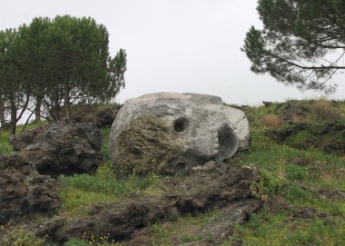 Dağın tepesine giden yol boyunca. Vezüv, İtalya