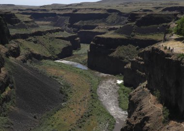Washington, Palouse Falls 'un aşağısındaki kanyon.