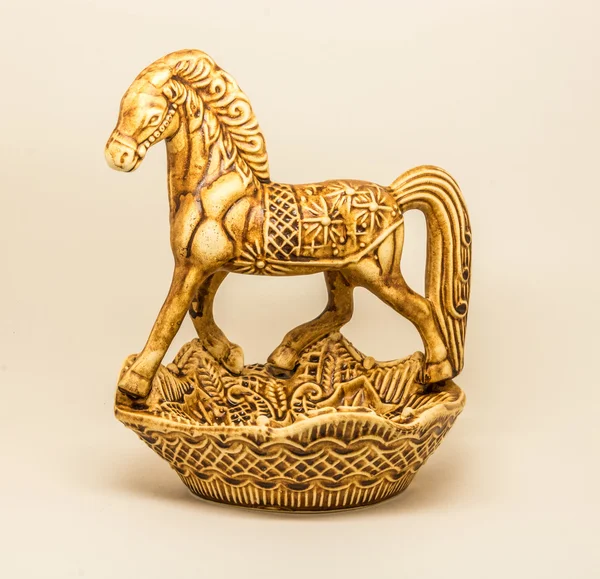 Pequena escultura de um cavalo . — Fotografia de Stock