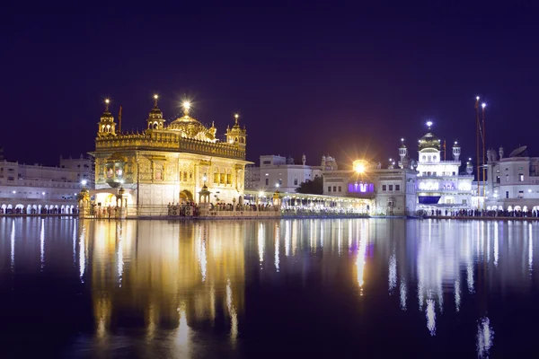 Golden Temple at night in Amritsar, Punjab, India. — Stock Photo, Image