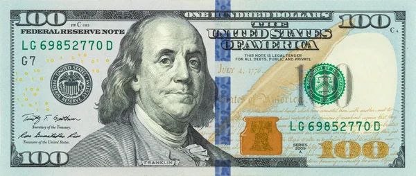 100ドル札 100ドル札 100ドル札の前 アメリカ最大のドル紙幣にベンジャミン フランクリンの肖像画です 新しい100アメリカの法案の写真画像 — ストック写真