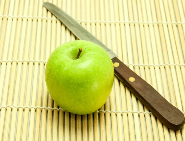 Apple and Knife — Stock Photo, Image