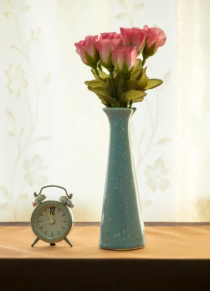 Rose on the Jar — Stock Photo, Image