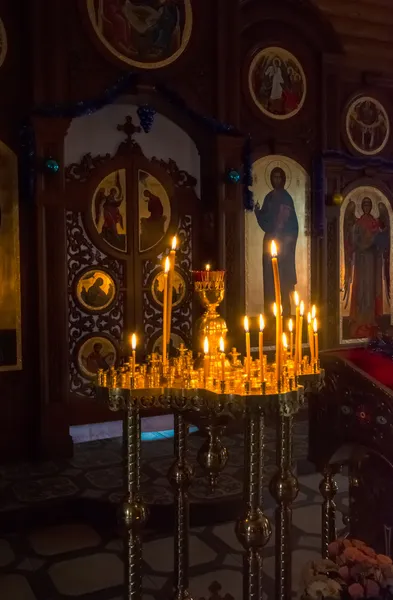 Velas en la iglesia ortodoxa —  Fotos de Stock
