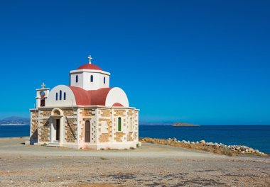 Deniz kenarında Manastırı.