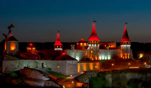 Zamek z pięknej nocy oświetlenie — Zdjęcie stockowe