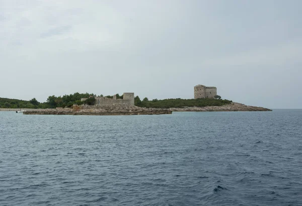 Karadağ Boka Kotor Körfezi Ndeki Eski Kale Deniz Manzaralı — Stok fotoğraf